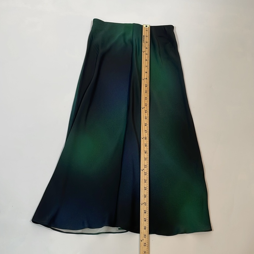 Aritzia Babaton Slip Skirt Size 4 Midi Green Navy Black Print EUC - Picture 7 of 10